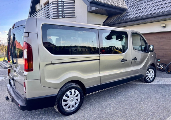 Renault Trafic cena 104998 przebieg: 80000, rok produkcji 2018 z Płock małe 497